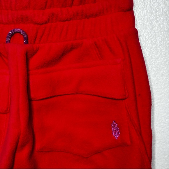 NWOT Free people movement fleece joggers with pockets. - Picture 4 of 10